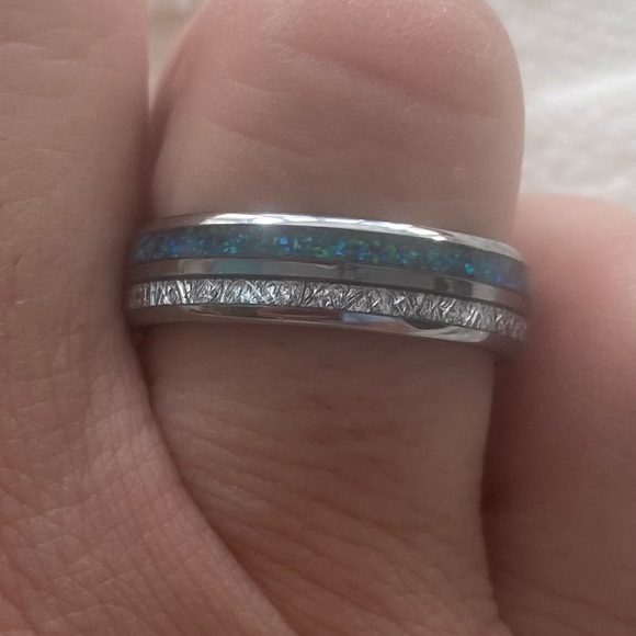 Tungsten ring size 9 authentic!! Blue silver - Picture 3 of 7